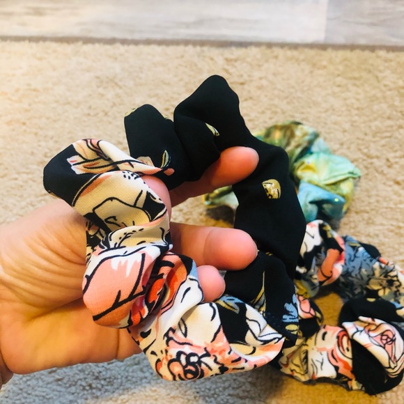 Hair scratches - Picture 3 of 3